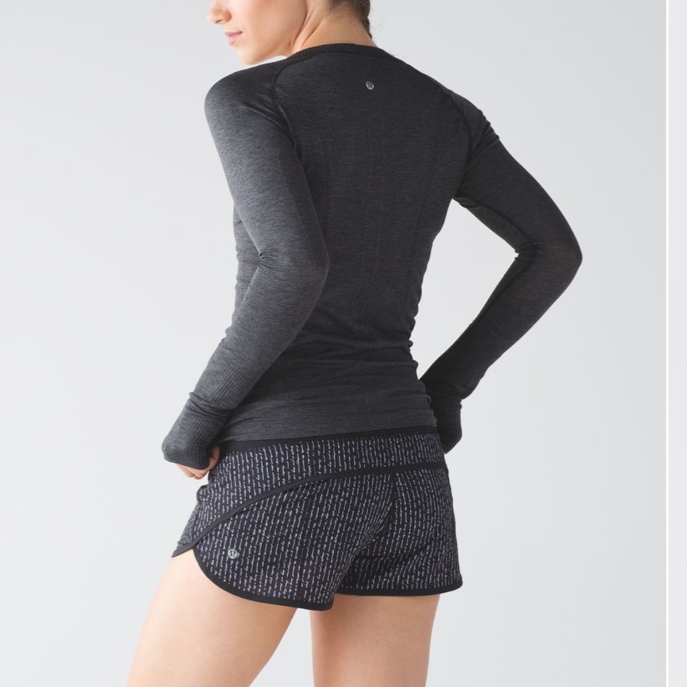 Rare Lululemon Speedshort 2.5 - Pinstripe B/W